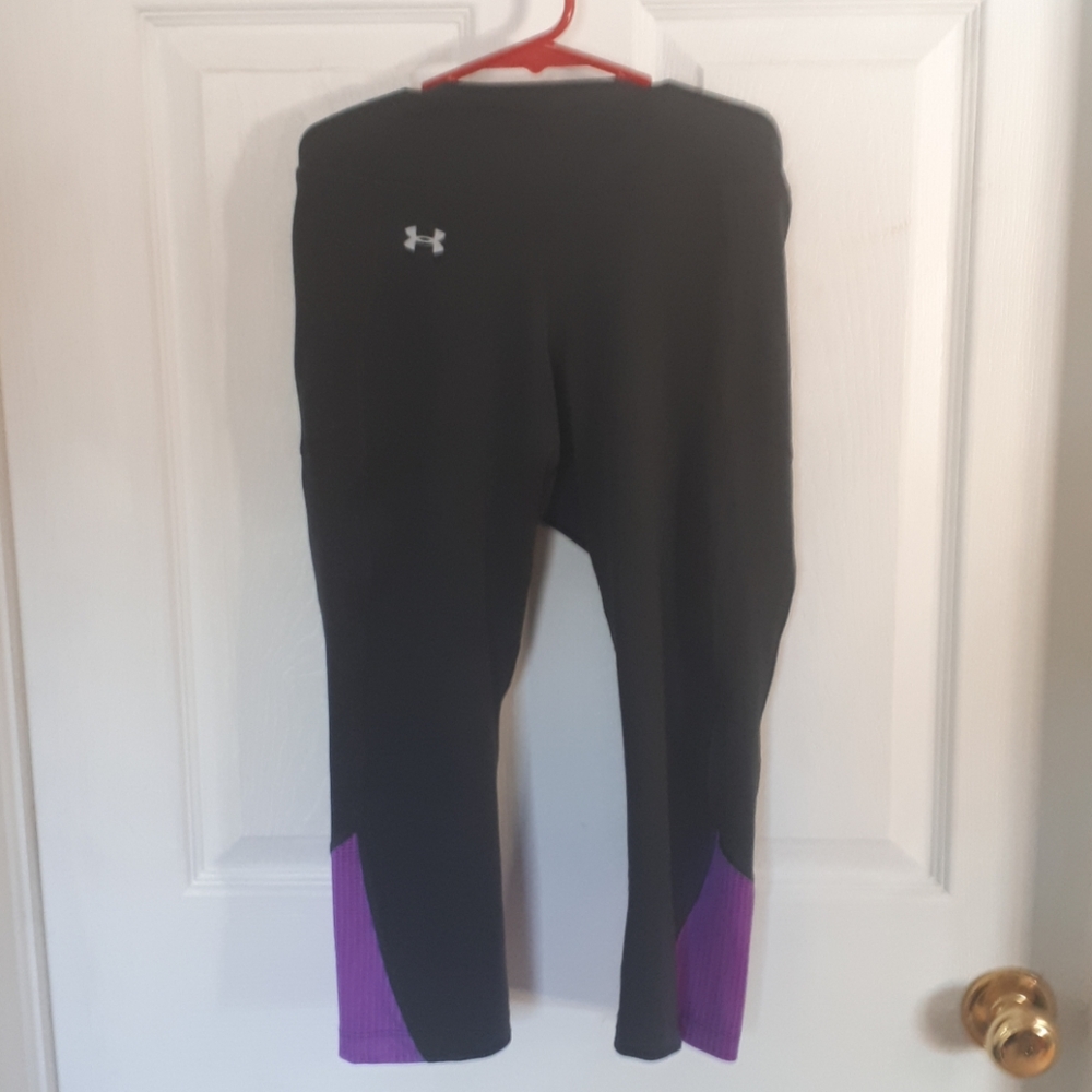 LADIES UNDER ARMOUR EXERCISE CAPRIS